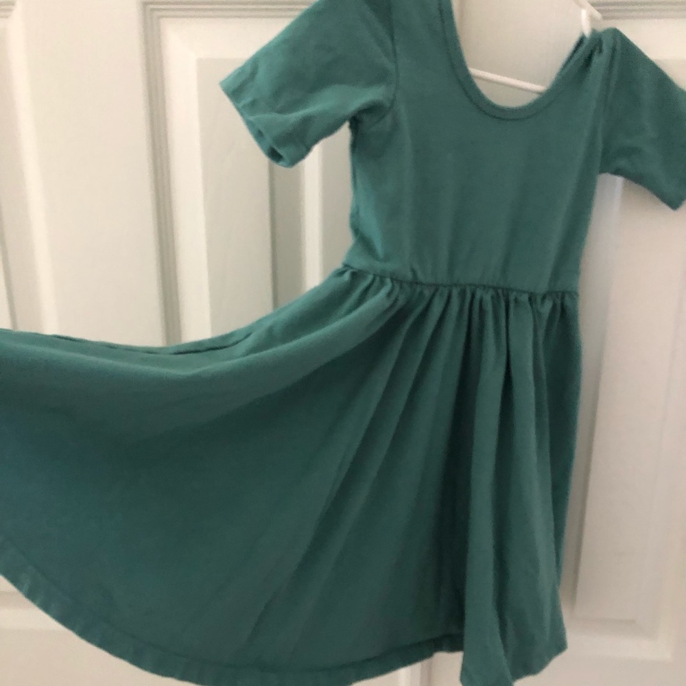 Alice and Ames short sleeved kids size 4 Dress